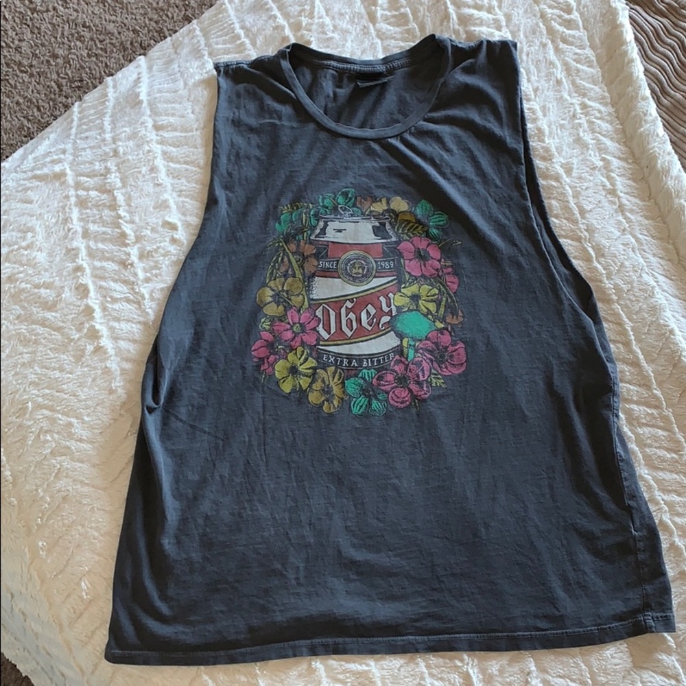 Large obey muscle tee